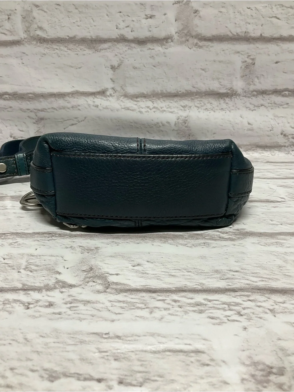 Fossil compact leather